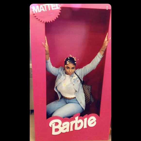 Meet your Posher, Nadia - Picture 1 of 1